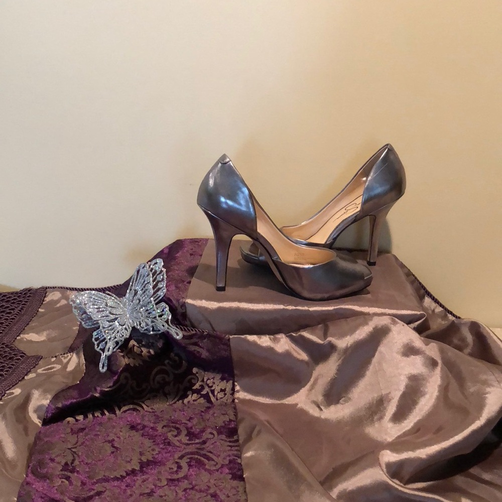 High Heels - Picture 4 of 7